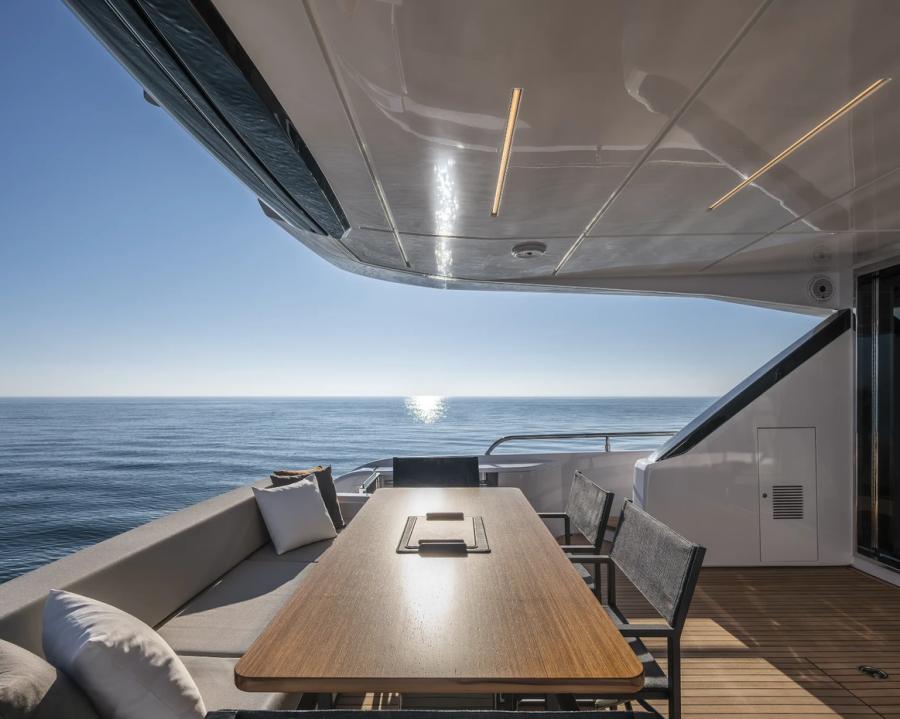 Ferretti 720-10